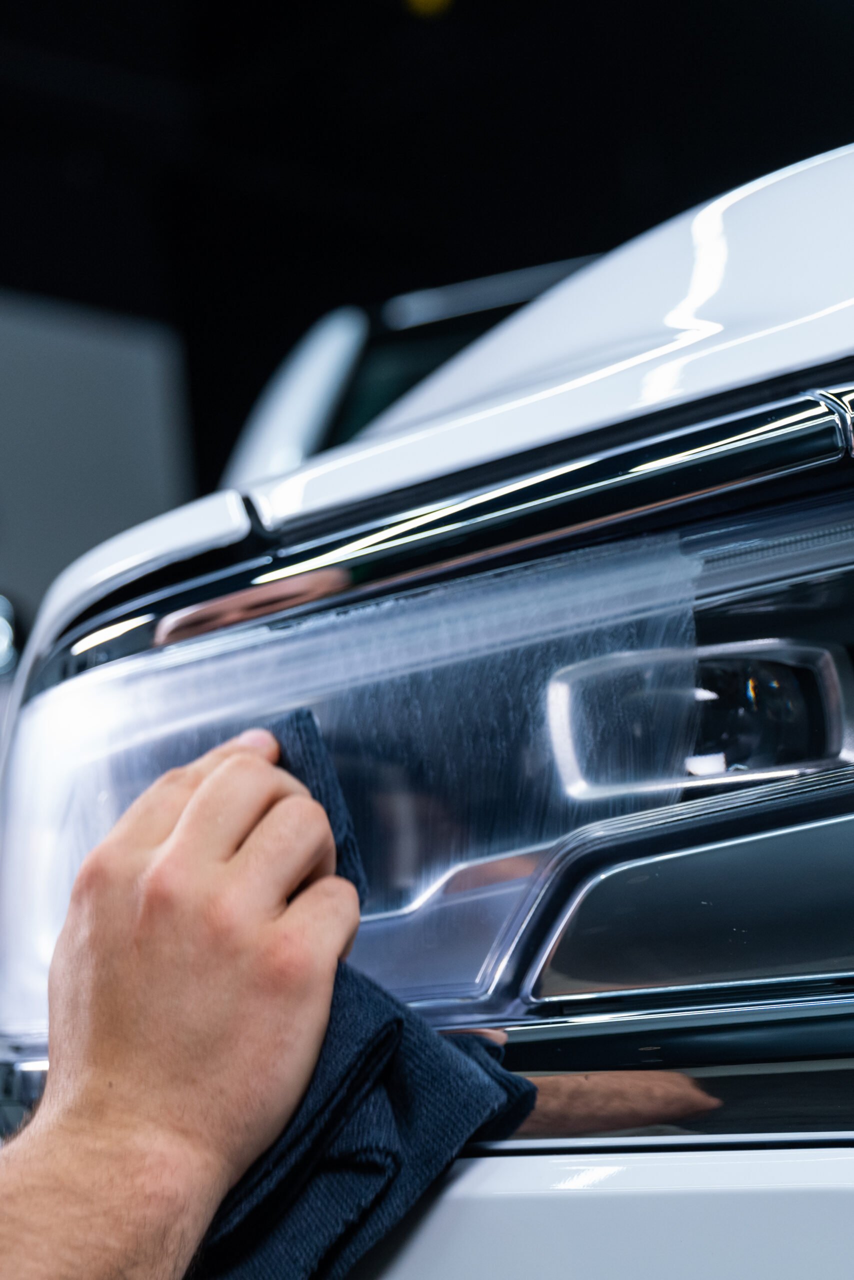 Headlight Cleaner and Sealant