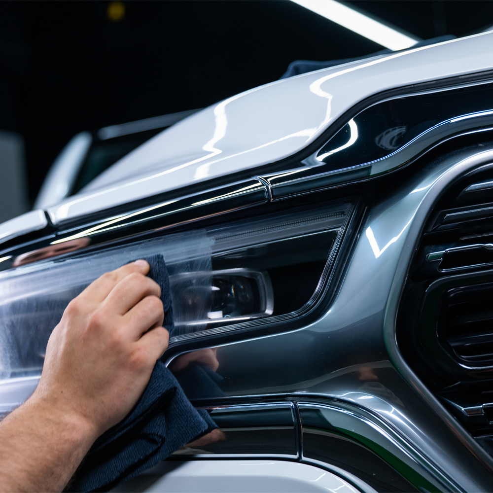 Headlight Cleaner and Sealant